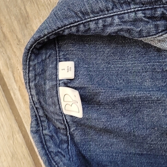 Womens Denim Shirt Size Small - Picture 2 of 3